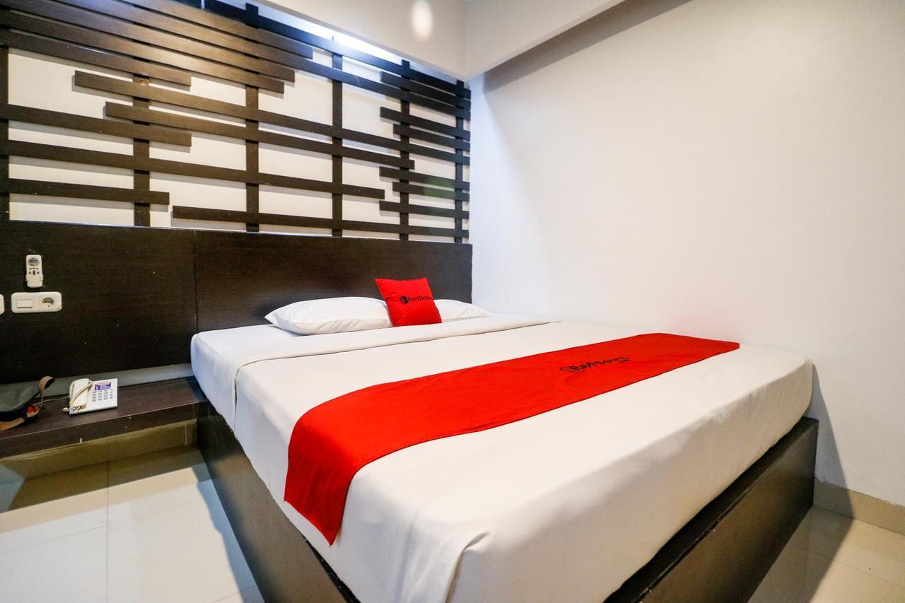 Reddoorz Plus Near Pasar Wisata Pekanbaru Exterior foto